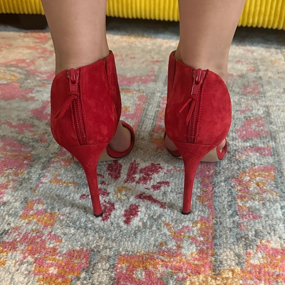 Like New Stuart Weitzman Red Suede & Leather Heels for Women - Picture 2 of 6